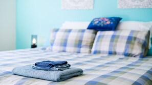 3 chambres, fer et planche à repasser, draps fournis