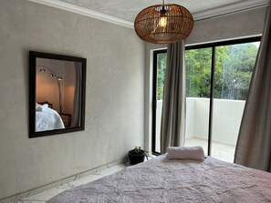 3 bedrooms, desk, iron/ironing board, free WiFi