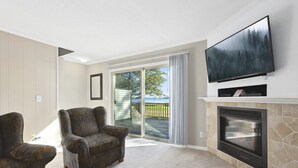 Townhouse – familie, utsikt mot innsjø | Oppholdsområde
