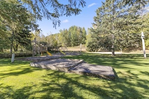 Children’s play area – outdoor