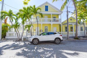 Exterior - Leo's Lodge | Newly Updated! (Key West)