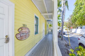 تفاصيل الفندق من الخارج