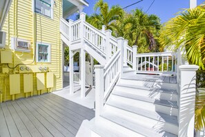 Property grounds - Leo's Lodge | Newly Updated! (Key West)