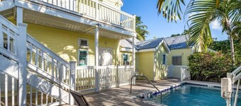 Carey’s Corner | Updated Studio with Heated Pool