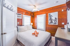 1 bedroom, free WiFi - Carey's Corner | Updated Studio with Heated Pool (Key West)