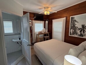 1 bedroom, free WiFi - Carey's Corner | Updated Studio with Heated Pool (Key West)
