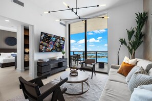 Luxury Apartment, City View | Living area - Bayfront View PH 3BR in Downtown Miami (Miami)