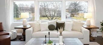 Luxury 2500 sq ft💎Spacious💎Weddings💎Near water