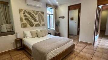 4 bedrooms, in-room safe, WiFi, bed sheets