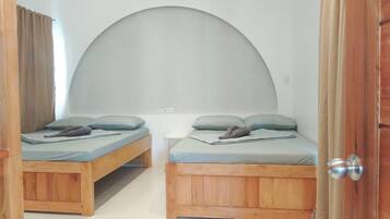 WiFi, bed sheets, wheelchair access