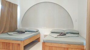 WiFi, bed sheets, wheelchair access - Family Room 2 (Sipalay City)