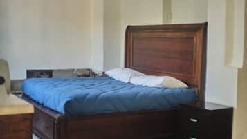 Habitación Confort, balcón | Espacio para trabajar con laptop y wifi gratis