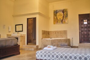 Deluxe Double Room, Balcony, Garden View | Spa | Hot stone massages, deep-tissue massages, Swedish massages - Jardin Zen  (Tepoztlán)
