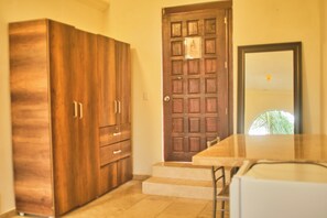 Deluxe Double Room, Balcony, Garden View | Dining - Jardin Zen  (Tepoztlán)