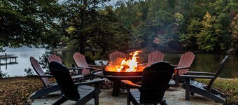 MERU, a Cozy stay for Two in the Lodge of Karoo at Smith Mountain Lake 
