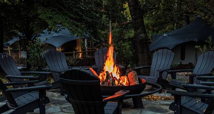 CAPE, a Cozy stay for Two in the Lodge of Karoo at Smith Mountain Lake