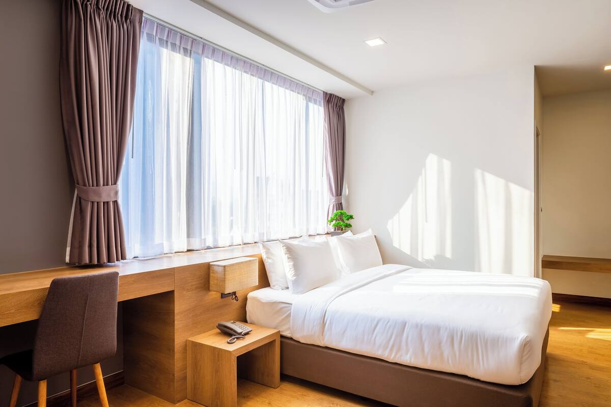 ห้องอีโคโนมี (en Provenza 9901) | เครื่องนอนระดับพร  ีเมียม, ผ้านวมขนเป็ด, เตียงพร้อมฟูกเสริมที่นอน
