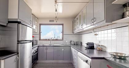 New - 3BD flat with Eiffel Tower view