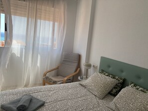2 Schlafzimmer, Schreibtisch, Bügeleisen/Bügelbrett, kostenloses WLAN
