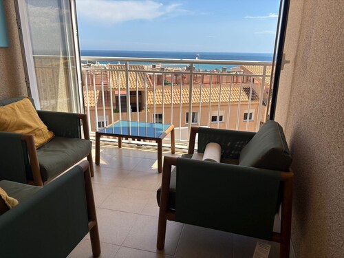 Look to the Sea and Tabarca in Santa Pola 