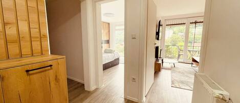 Family Apartment, Valley View | 2 bedrooms, blackout drapes, iron/ironing board, free WiFi