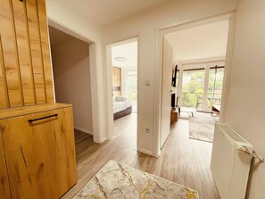 Appartement Familial, vue vallée | 2 chambres, rideaux occultants, fer et planche à repasser, Wi-Fi gratuit