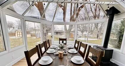Packer Pilgrimage 1 - Sunroom + Pet Friendly