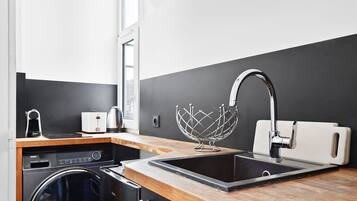 Frigorifero, macchina per tè/caffè, tostapane