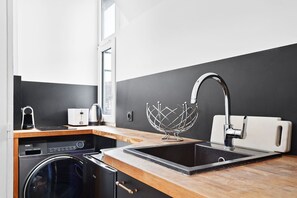 Fridge, coffee/tea maker, toaster