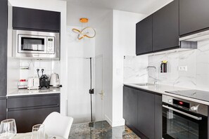 Fridge, microwave, oven, dishwasher