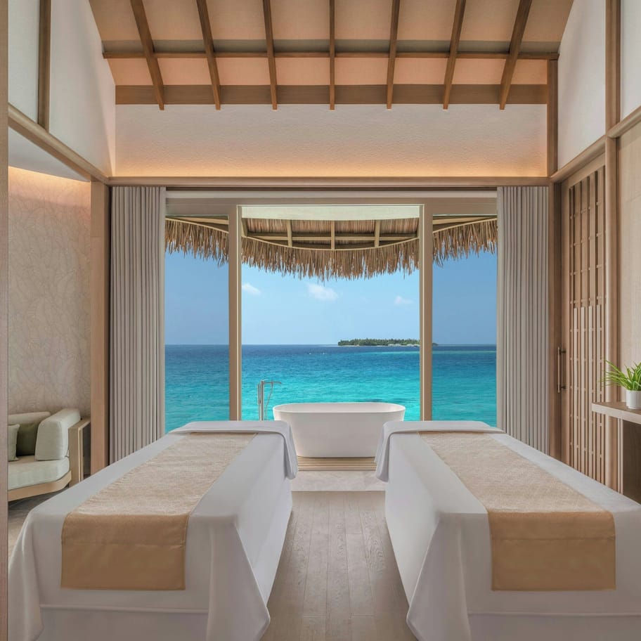 Couples treatment rooms, sauna, steam room, body treatments