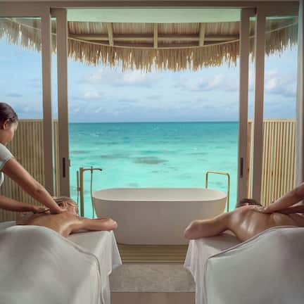 Couples treatment rooms, sauna, steam room, body treatments