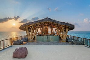 Restaurant - JW Marriott Maldives Kaafu Atoll Island Resort (Hathaa Finolhu)