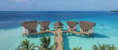 Couples treatment rooms, sauna, steam room, body treatments