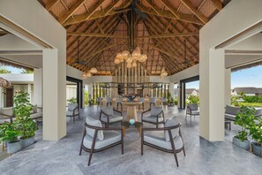 Pool - JW Marriott Maldives Kaafu Atoll Island Resort (Hathaa Finolhu)