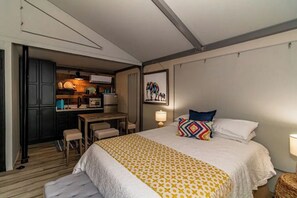 1 bedroom, free WiFi, bed sheets - NAKUPENDA, a Unique Luxury Canvas Cabin Experience, at Karoo Smith Mountain Lake (Wirtz)