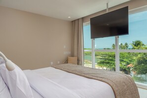 Minibar, in-room safe, blackout drapes, free WiFi - Transamerica Dunas de Marapé (Jequia da Praia)