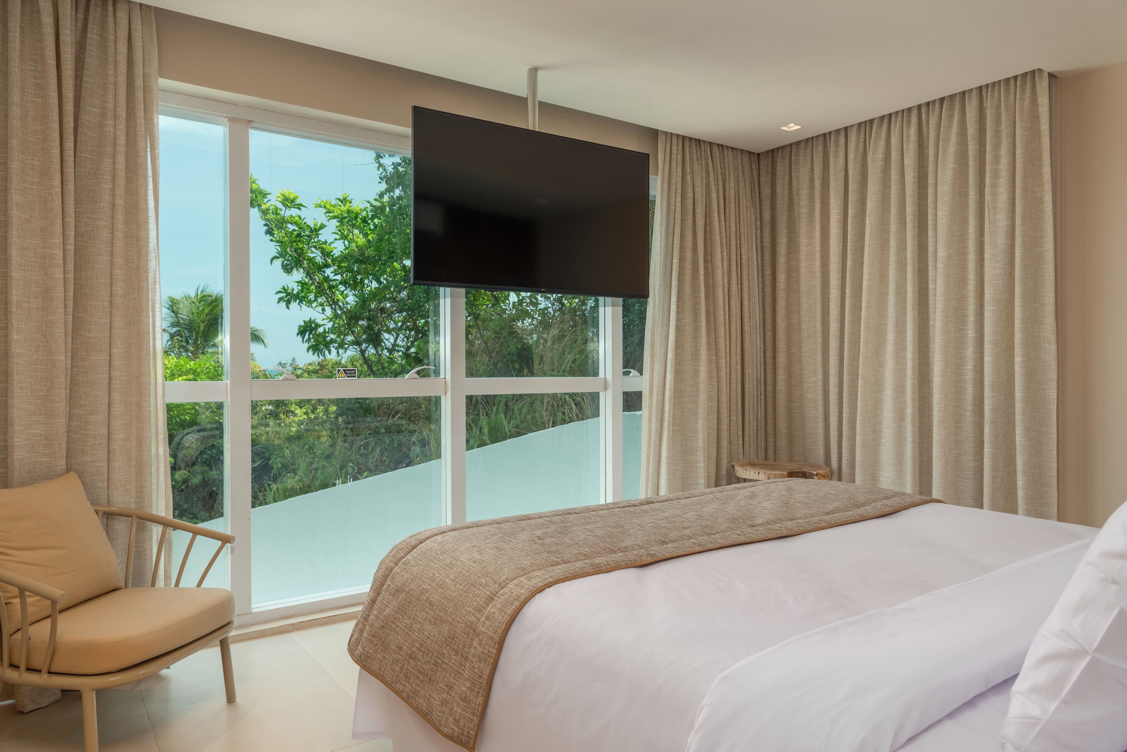 皇家雙人房, 1 張加大雙人床 | 迷你吧、客房內保險箱、遮光布/窗簾、免費無線上網