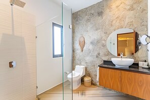 Appartement Confort (106S - 2H) | Salle de bain | Séchoir à cheveux, serviettes fournies, savon, shampooing