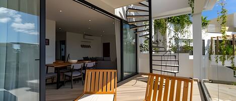 Comfort Apartment (404N - 2H) | Outdoor dining