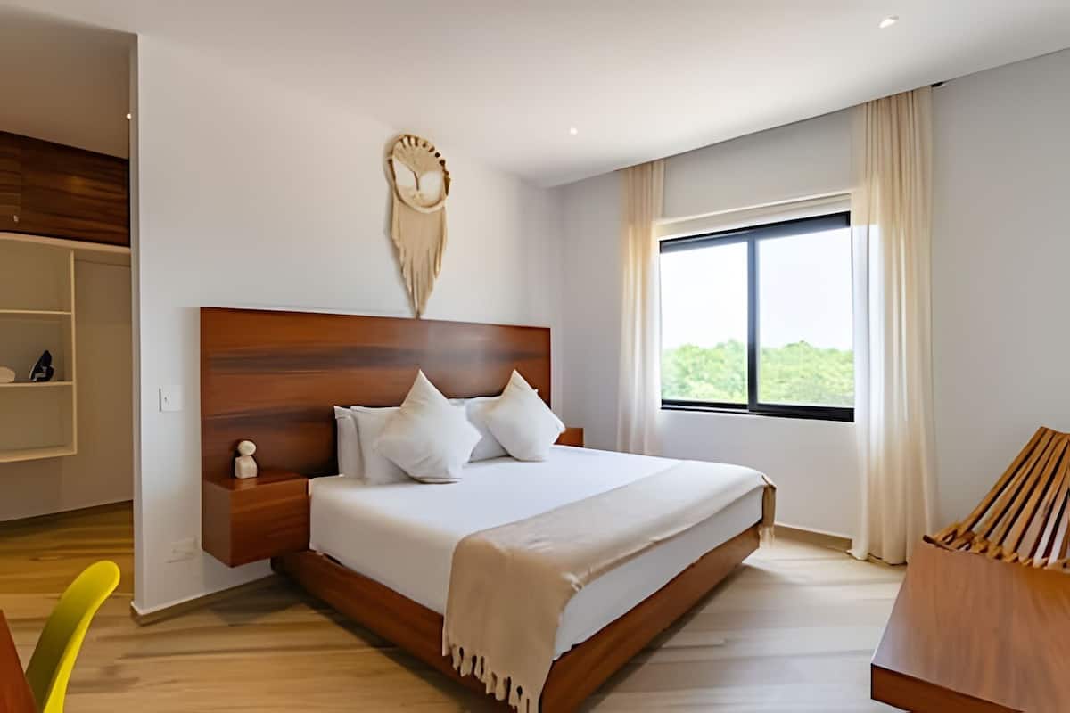 Comfort Apartment (404S-2H) | 2 bilik tidur, peti besi dalam bilik, ruang kerja komputer riba