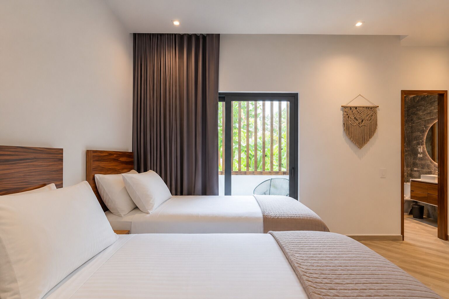 Comfort Apartment (106E - 2H) | 2 bedrooms, in-room safe, laptop workspace, blackout drapes