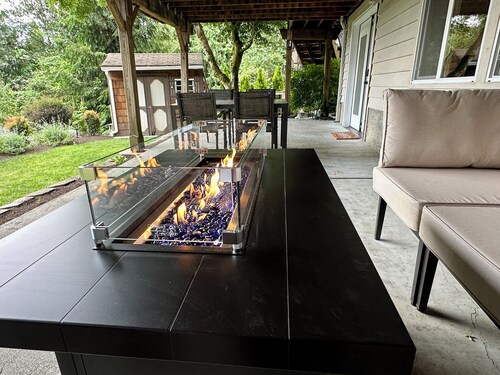 Cozy studio that sleeps 4 in Kenmore with a/c, WiFi and farm fresh eggs!