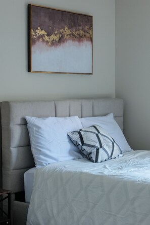 3 slaapkamers, een strijkplank/strijkijzer, wifi, beddengoed