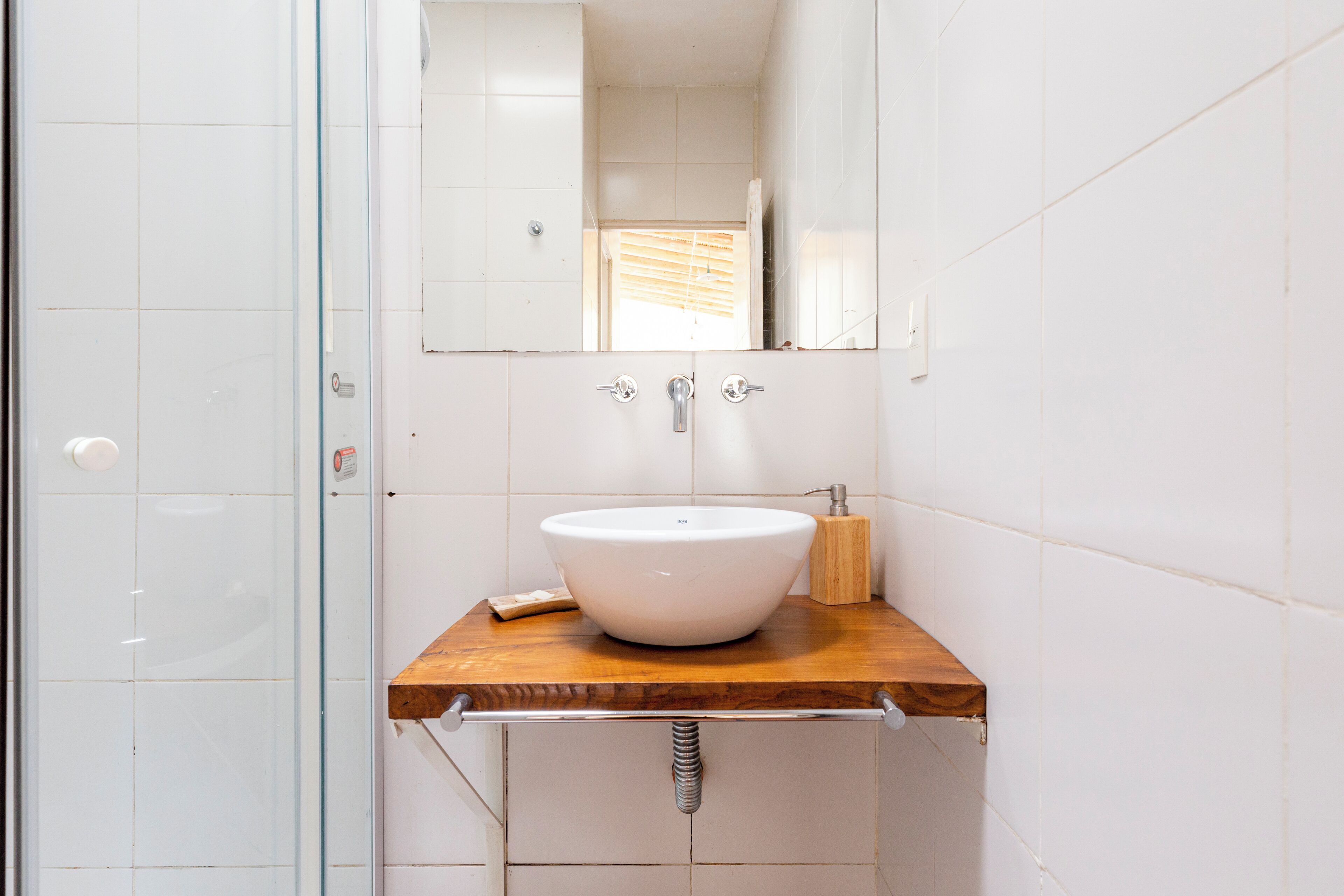 Shower, jetted tub, hair dryer, bidet