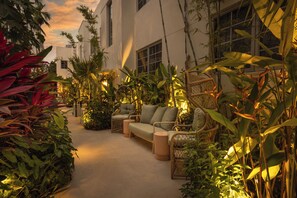 Front of property - ART DECO MARELA BOUTIQUE (Miami Beach)
