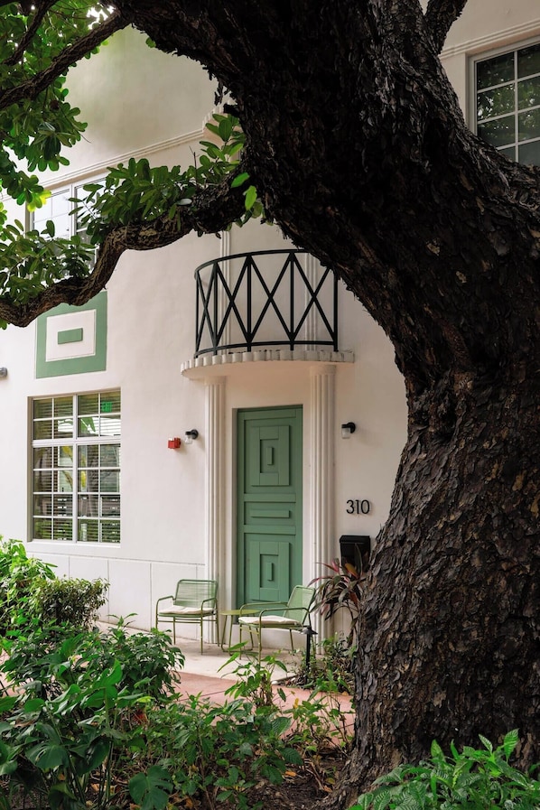 Front of property - ART DECO MARELA BOUTIQUE (Miami Beach)