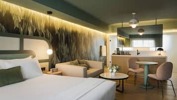 Deluxe Suite | Premium bedding, blackout drapes, iron/ironing board, free WiFi