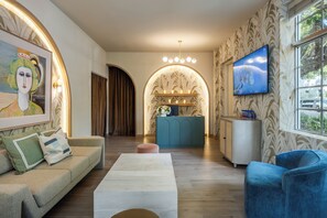 Reception - ART DECO MARELA BOUTIQUE (Miami Beach)