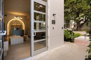 Reception - ART DECO MARELA BOUTIQUE (Miami Beach)